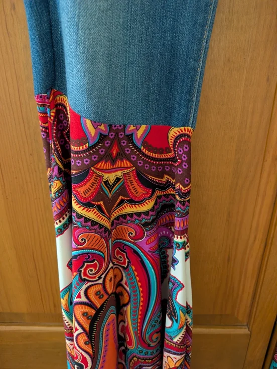 Adrian Goldschmeid lWomen’s Blue Denim Jeans with Multicolor Paisley Flare and - Picture 3 of 4
